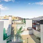 Casa Paseo - New With Sea Views From Terrace 公寓
